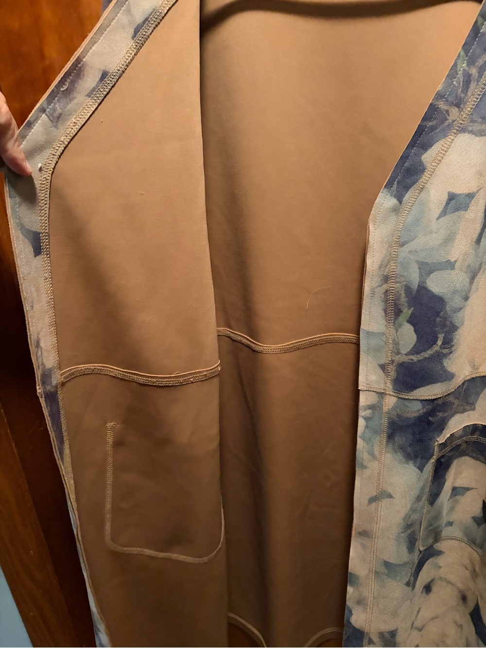 Solitaire Floral Open-Front Robe Coat — Beige & Blue - Picture 3 of 4